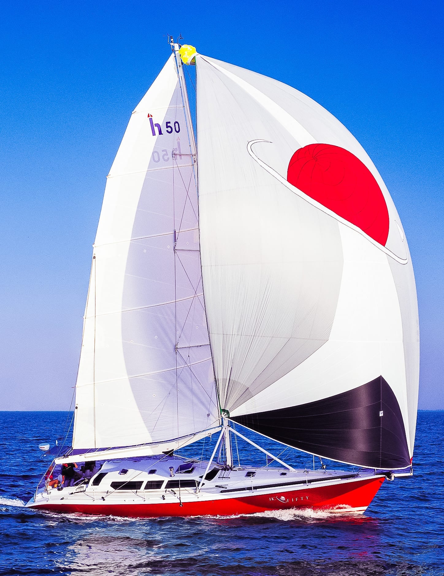 Cruising Spinnaker 8 HC50 sailing downwind under a cruising spinnaker