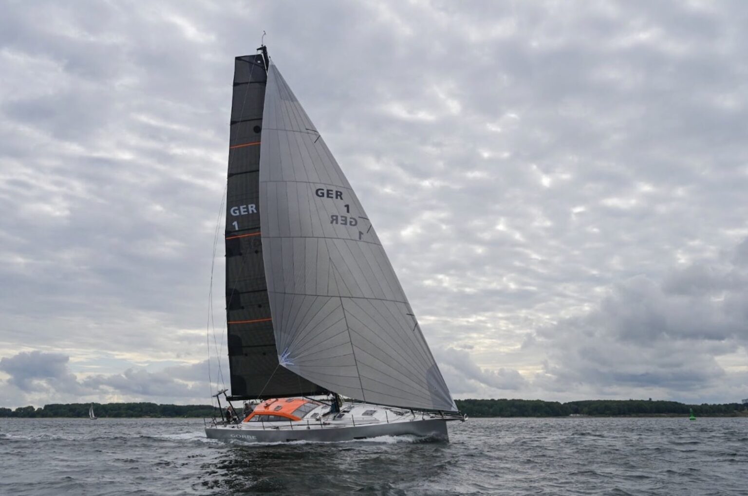 EXPLORING THE BERCKEMEYER BM49 PILOT HOUSE - UK Sailmakers