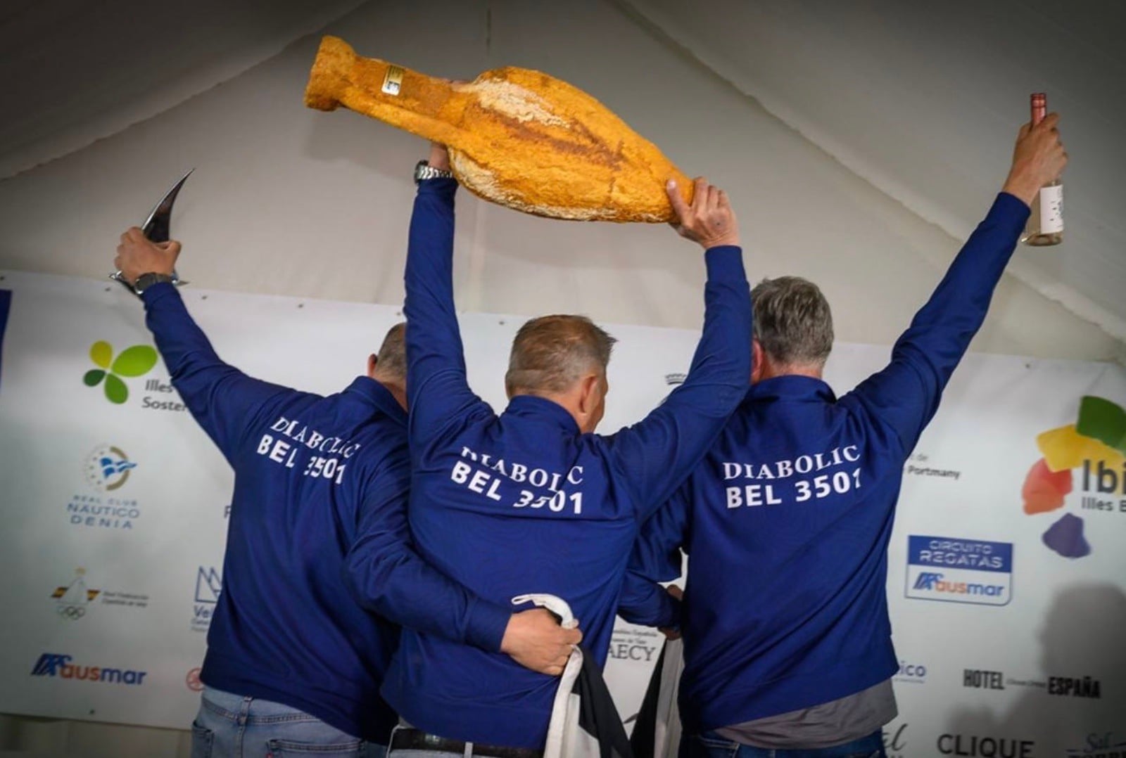 Look Like a Team. Sail Like One Too.